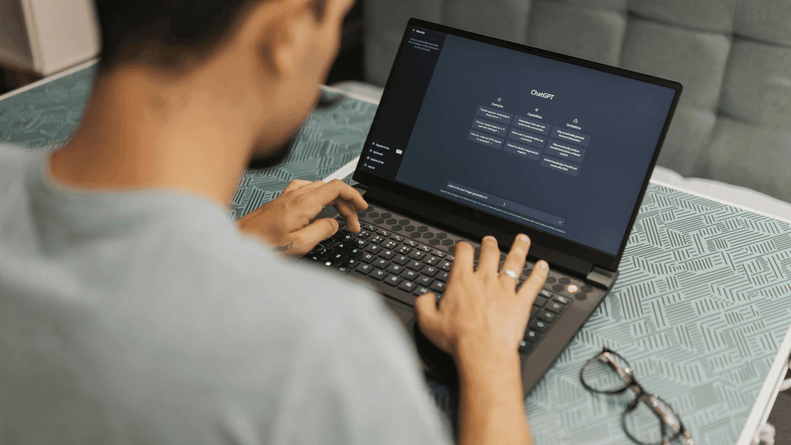 The Power of Virtual Assistants and Chatbots in Enhancing Customer Service on Social Media